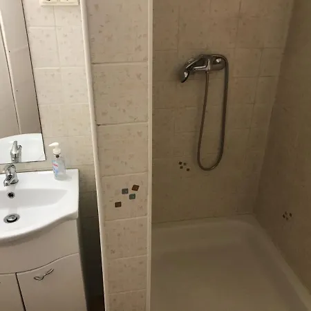 Corner Munkas * Pětikostelí
